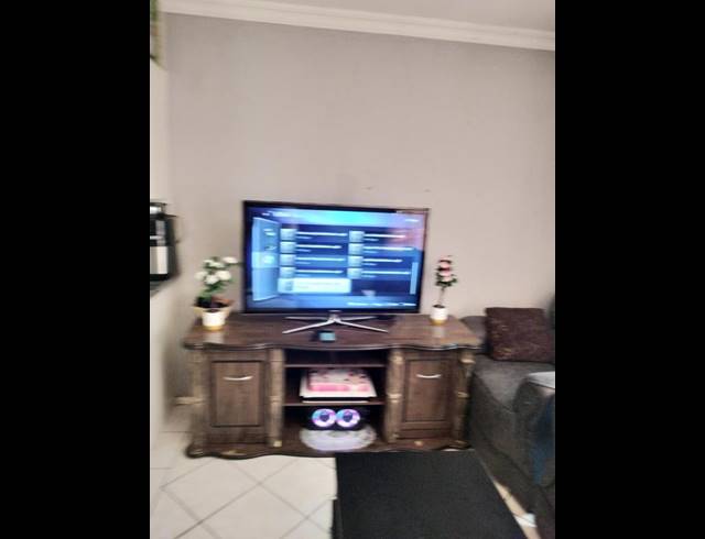 2 BEDROOM APARTMENT FOR SALE IN ROODEPOORT WEST